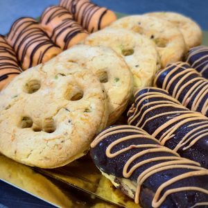 Platou Halloween cu Minieclere si Cookies 2