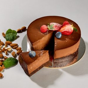 Tort raw vegan, fara gluten, gluten-free, cu migdale, fara zahar adaugat, prajituri la birou